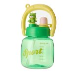 Seliya 850ml kids water bottle in green with yellow handle and bear